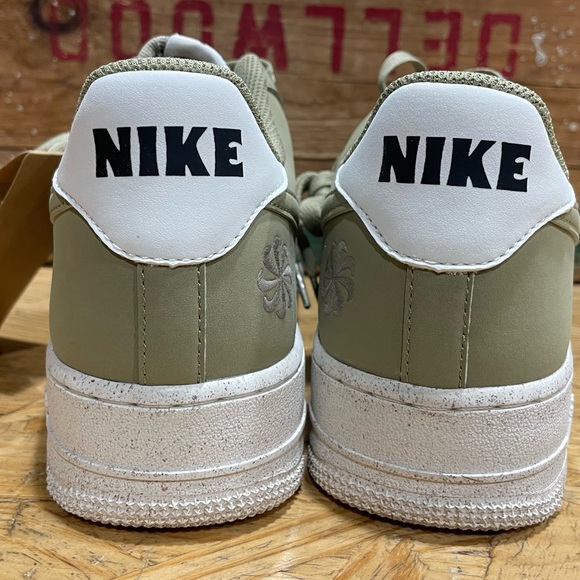 New in box Nike Air Force 1 ‘07 LV8. Style# FJ1954 200. - Picture 6 of 7